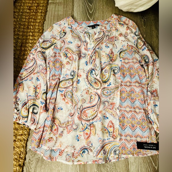 Zac and Rachel Paisley Flowy V-Neck Top - Picture 2 of 9